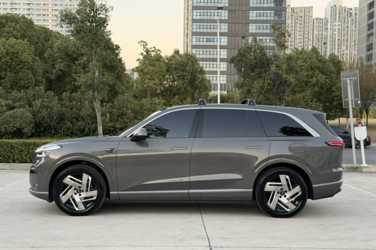 乐道L90 2025款 Max 六座版车身外观6006