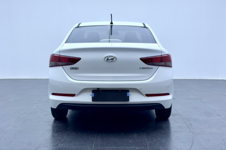 现代 悦纳 2016款 1.4L 自动炫酷版GLS车身外观6006