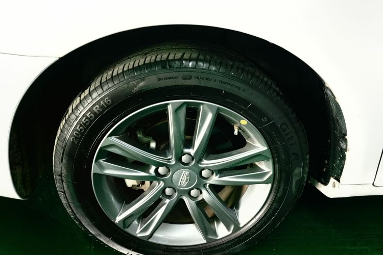 吉利汽车 帝豪 2017款 三厢百万款 1.5L CVT向上版中控内饰7011