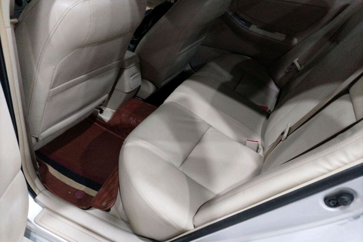 丰田 花冠 2013款 1.6L 手动豪华版中控内饰7006