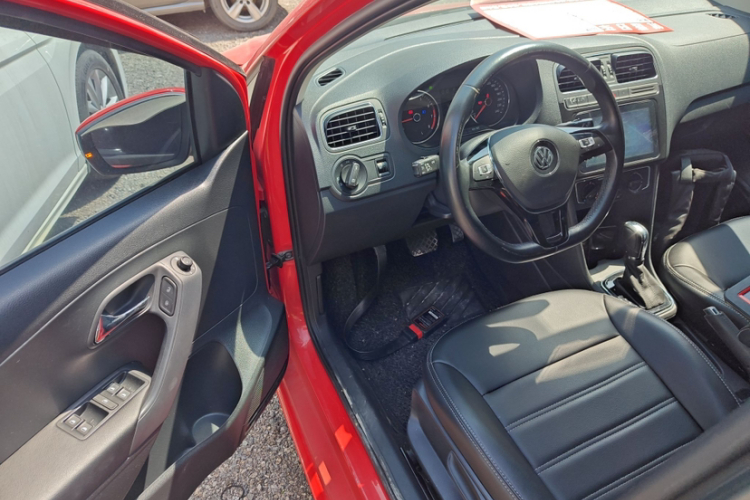 大众 Polo 2016款 1.6L 自动舒适型中控内饰7005