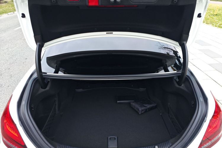 奔驰C级 2020款 改款 C 260 L 运动版局部细节23