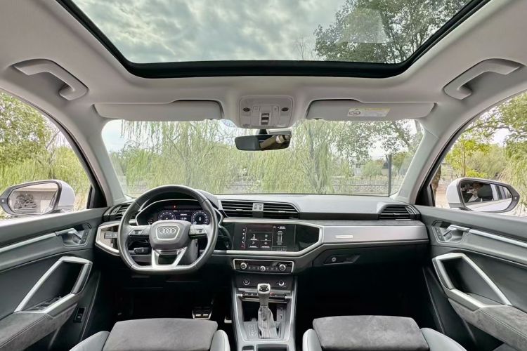 奥迪Q3 2021款 40 TFSI 时尚动感型中控内饰7003