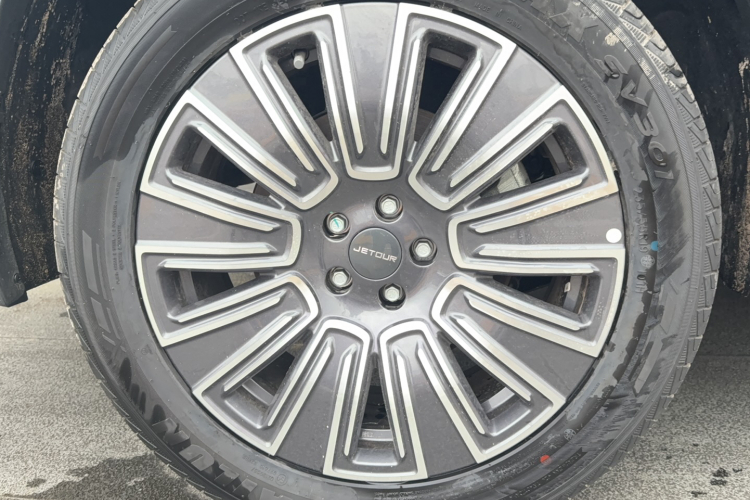 捷途X70 PLUS 2025款 1.5T 精英版 5座中控内饰7008