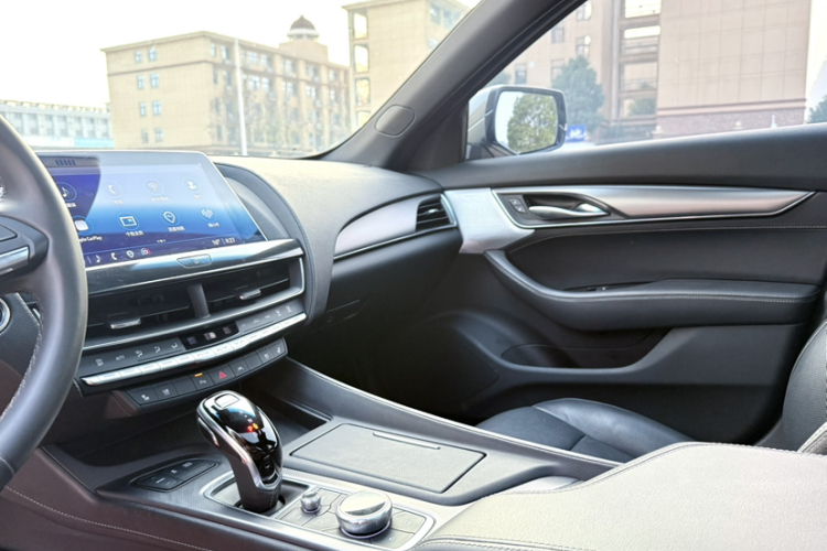 凯迪拉克CT5 2023款 28T 豪华型（标准版）中控内饰7002