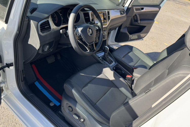 大众 高尔夫·嘉旅 2020款 280TSI 自动好奇型中控内饰7005