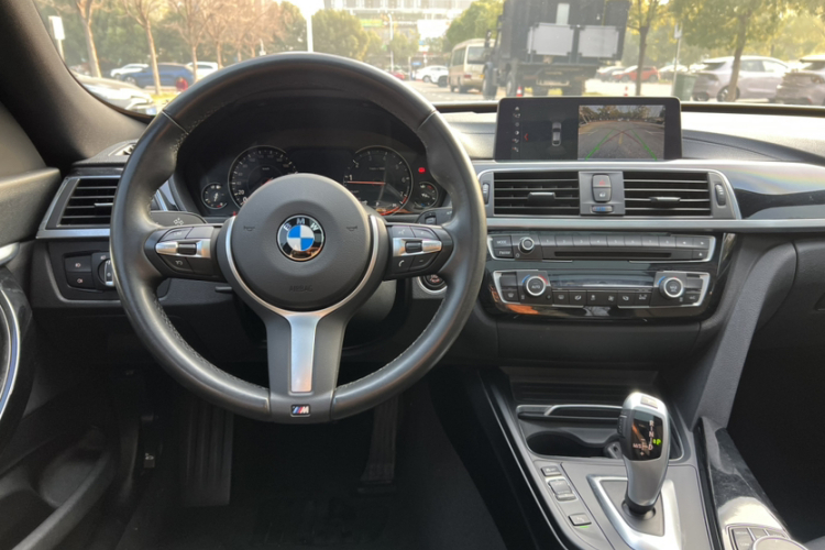 宝马3系GT 2020款 320i M运动套装中控内饰7003