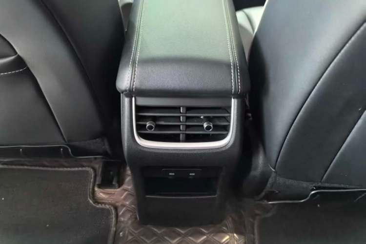 坦克300 2021款 越野版 2.0T 征服者车身外观6006