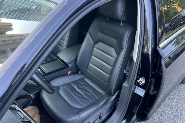 大众 辉昂 2018款 改款 380TSI 两驱商务版中控内饰7004