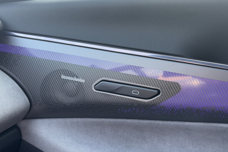 领克08 EM-P 2025款 220km 四驱性能Halo中控内饰7008