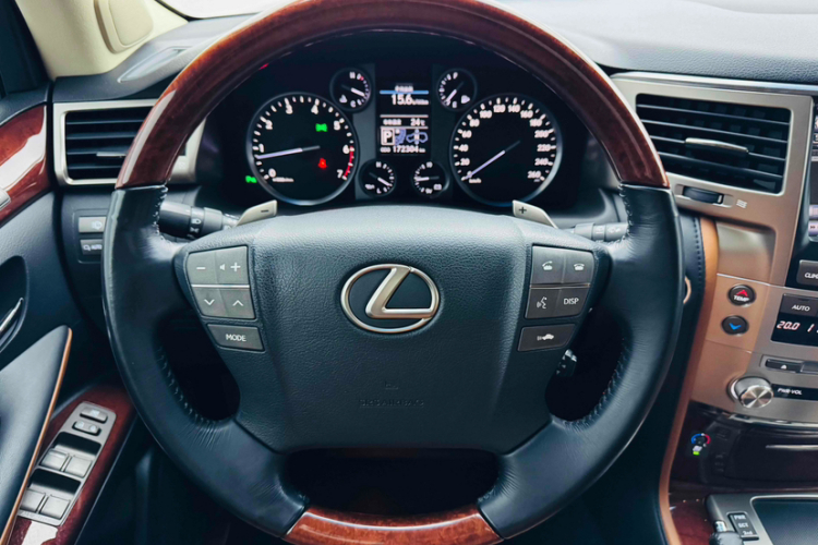 雷克萨斯LX（平行进口）中控内饰7002