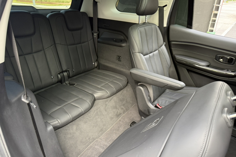 蔚来ES8 2020款 415KM 签名版 六座版中控内饰7005