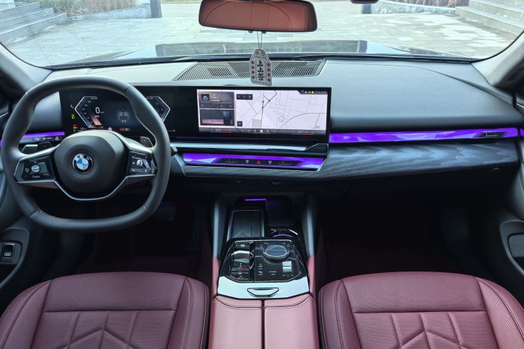 宝马5系 2025款 530Li 领先型 豪华套装中控内饰7002