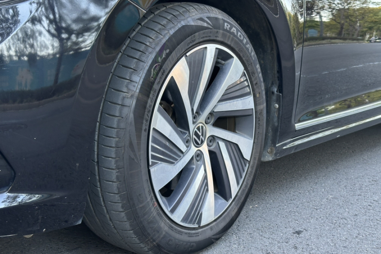 大众 帕萨特新能源 2020款 430PHEV 混动豪华版 国VI车身外观6006