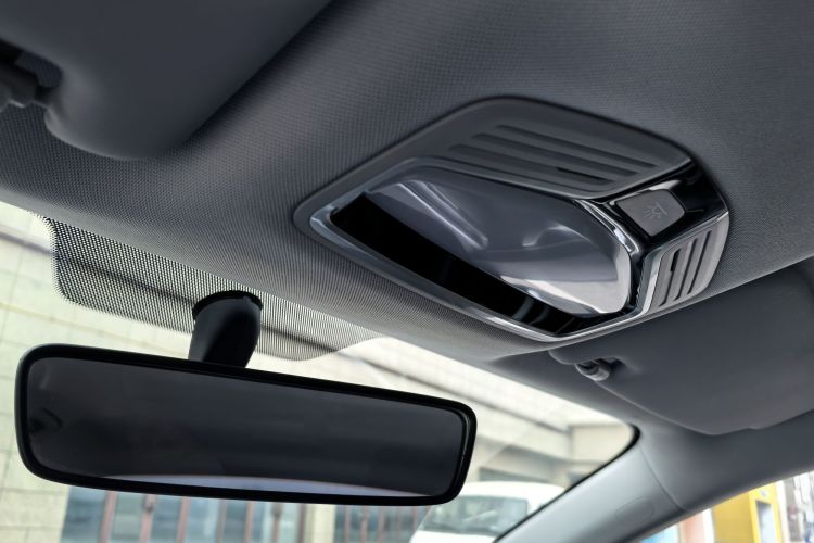 吉利汽车 帝豪 2025款 第4代 1.5L CVT龙腾版中控内饰7010