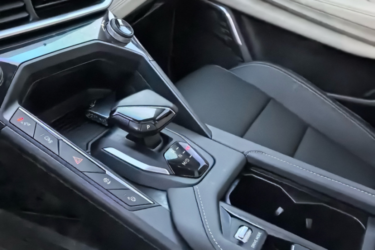 领克06 2023款 Remix 1.5T Shero中控内饰7003