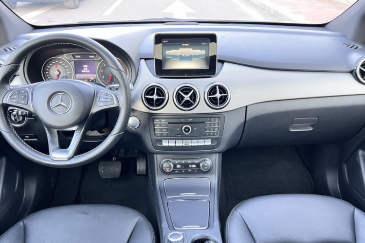 奔驰B级 2015款 B 200 时尚型中控内饰7001