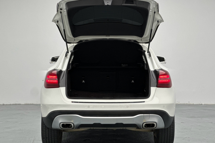 奔驰GLA 2018款 GLA 200 时尚型中控内饰7009