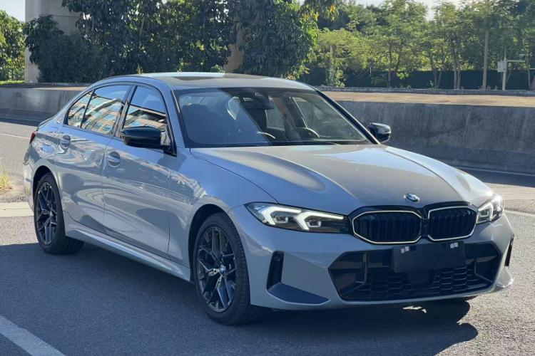 宝马3系 2025款 330Li M运动曜夜套装车身外观6002