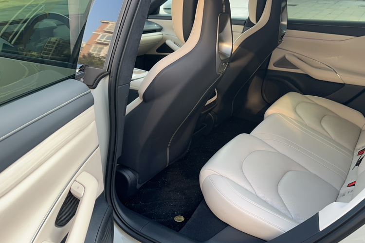 小米汽车 小米SU7 2024款 四驱超长续航高阶智驾Max版中控内饰7002