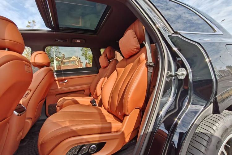 鸿蒙智行 问界M7 2024款 1.5T 智驾四驱Ultra版 6座中控内饰7003