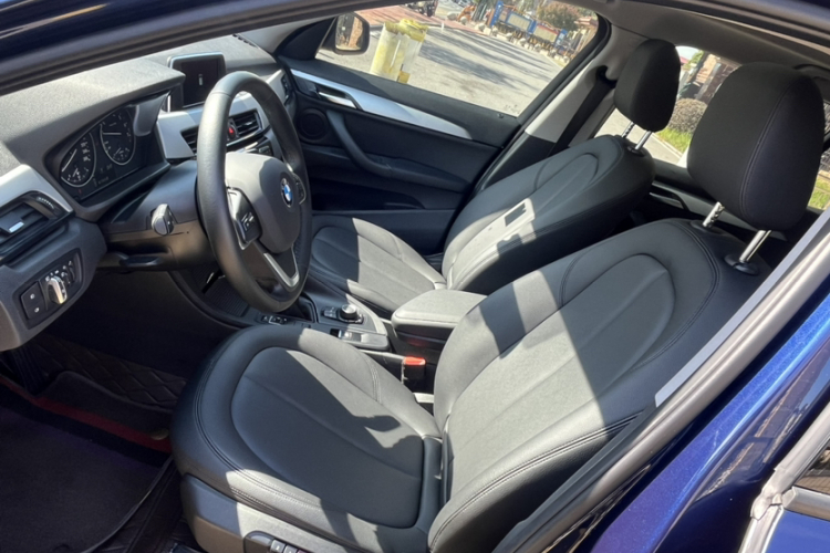 宝马X1 2018款 sDrive18Li 时尚型中控内饰7005