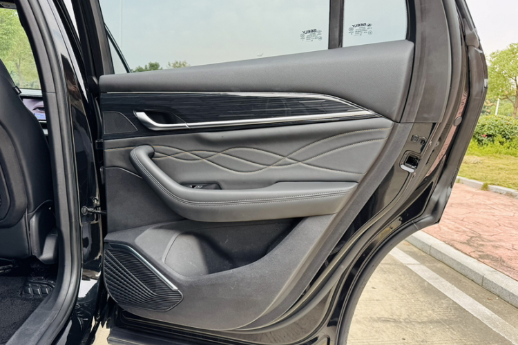 吉利汽车 星越L 2024款 2.0TD DCT EVO两驱长风版中控内饰7007