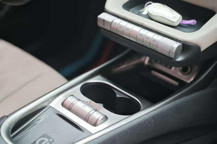 比亚迪 海豚 2023款 420km 时尚版中控内饰7003