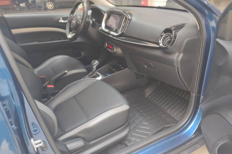 起亚 奕跑 2019款  1.4L 自动运动版 国VI中控内饰7005