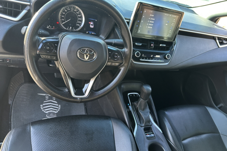 丰田 雷凌 2023款 185T CVT豪华版中控内饰7001