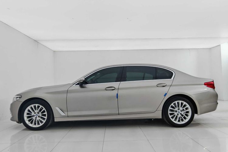 宝马5系 2019款 改款 525Li 豪华套装车身外观6005