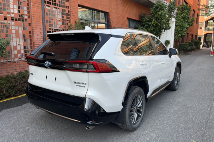 丰田 威兰达 2024款 双擎 2.5L E-CVT两驱豪华PLUS版车身外观6005