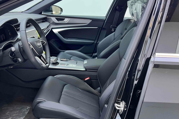 奥迪A6L 2025款 改款 40 TFSI 豪华动感型中控内饰7006