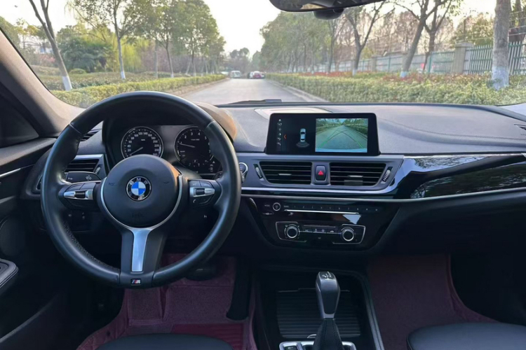 宝马1系 2019款 118i M运动套装中控内饰7005