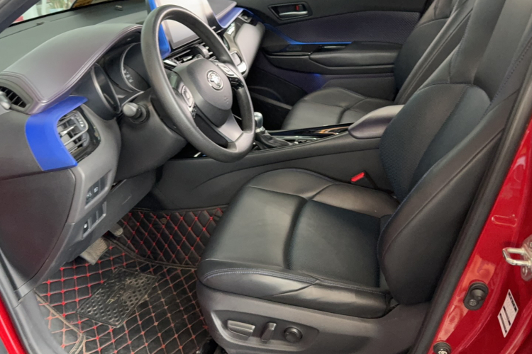 丰田C-HR 2020款 2.0L 领先版局部细节19