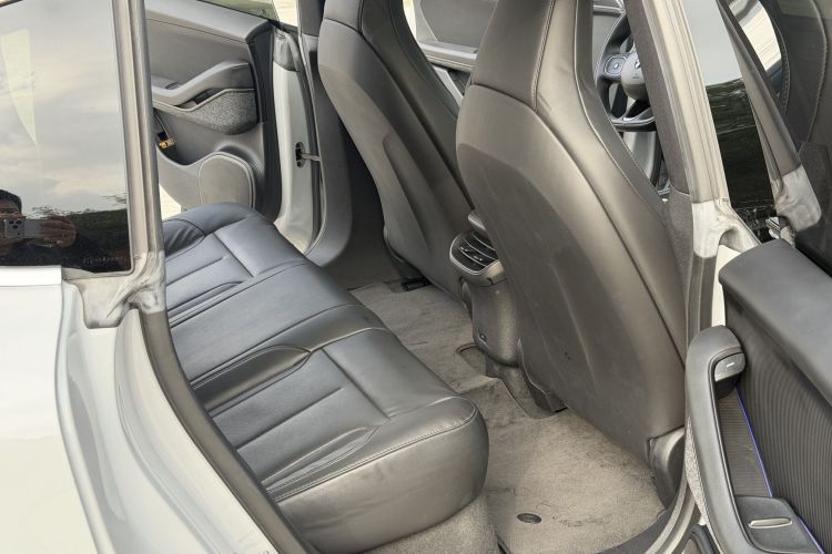 蔚来ET5 2022款 75kWh中控内饰7004