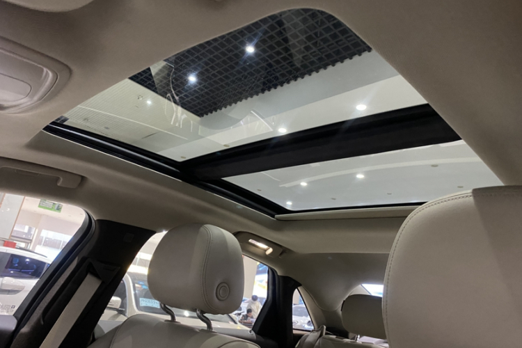 凯迪拉克XTS 2016款 28T 技术型中控内饰7007