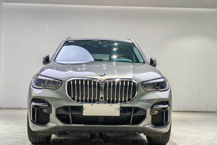 宝马X5 2022款 改款 xDrive 30Li 尊享型M运动套装车身外观6001
