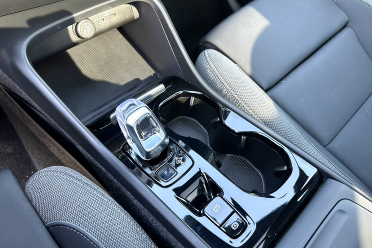 沃尔沃XC40 2024款 B3 智远运动版局部细节18