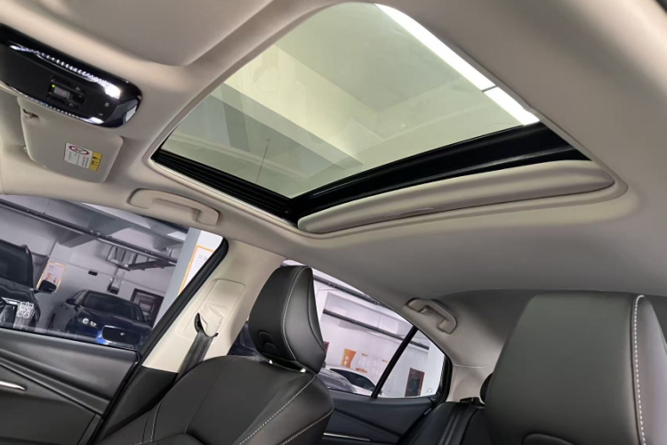 丰田 凯美瑞 2026款 双擎 2.0HSE 运动Lite版局部细节22