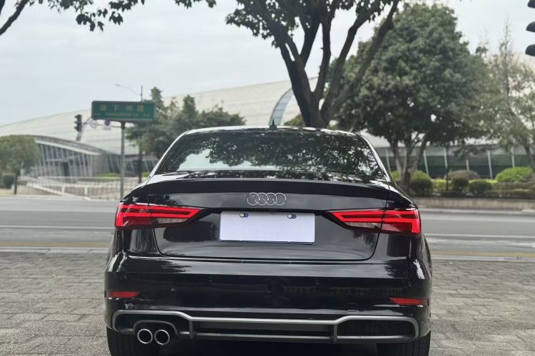 奥迪A3 2018款 30周年年型 Limousine 35 TFSI 运动型车身外观6005