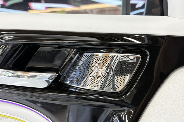 超境汽车 共创坦克300 2021款 2.0T 赛博坦克中控内饰7003