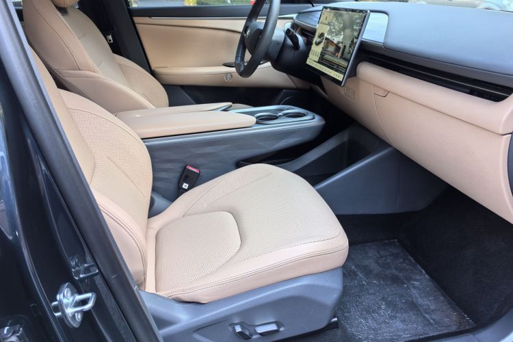 ARCFOX极狐 极狐 阿尔法T5(ARCFOX αT5) 2025款 630 神行版局部细节41