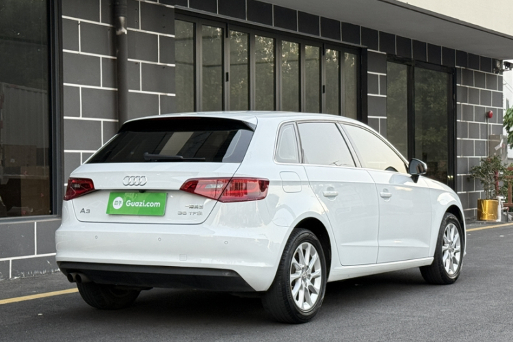 奥迪A3 2015款 Sportback 35 TFSI 百万纪念智领型车身外观6002