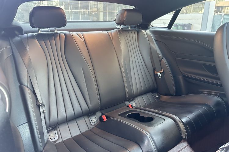 奔驰E级(进口) 2021款 改款 E 260 轿跑车局部细节9002