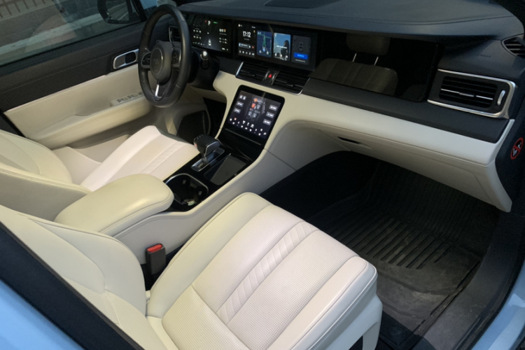 理想汽车 理想ONE 2020款 增程6座版中控内饰7008