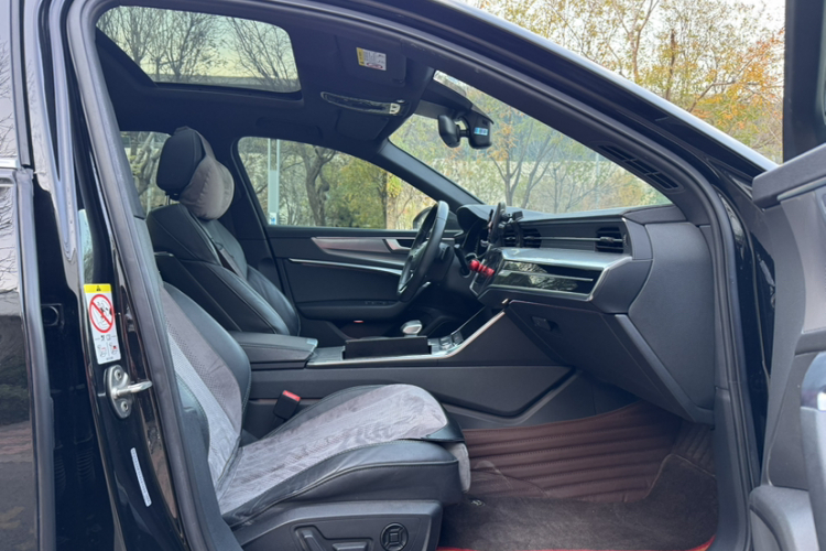 奥迪A6L 2021款 40 TFSI 豪华动感型中控内饰7009