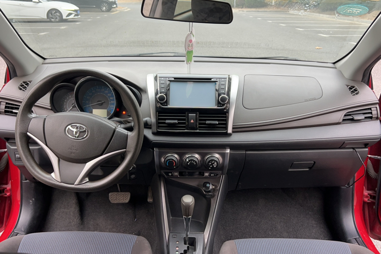 丰田 YARiS L 致炫 2015款 1.5E 自动魅动版中控内饰7004
