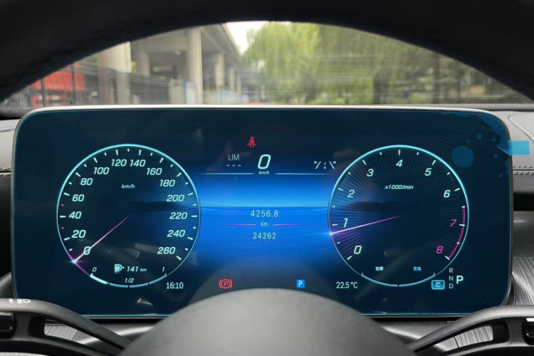 奔驰C级 2023款 C 200 L 运动版中控内饰15