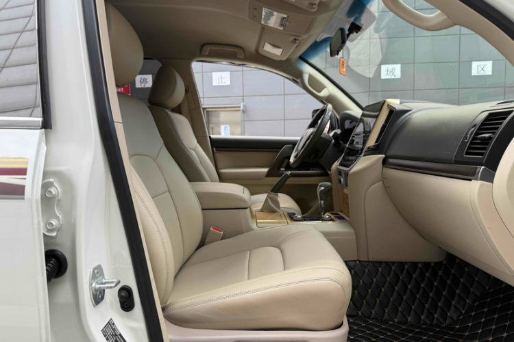 丰田 兰德酷路泽（平行进口）中控内饰7009